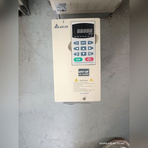 变频器VFD037V43A-2功率3.7KW电压380V 议价
