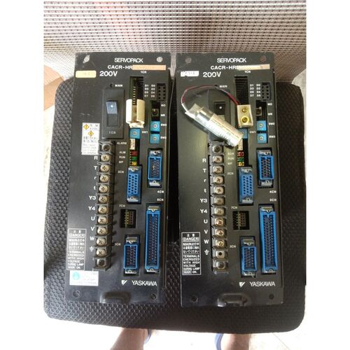 安川 CACR-HR01BAB12Y50 伺服驱动器 数量2 议价