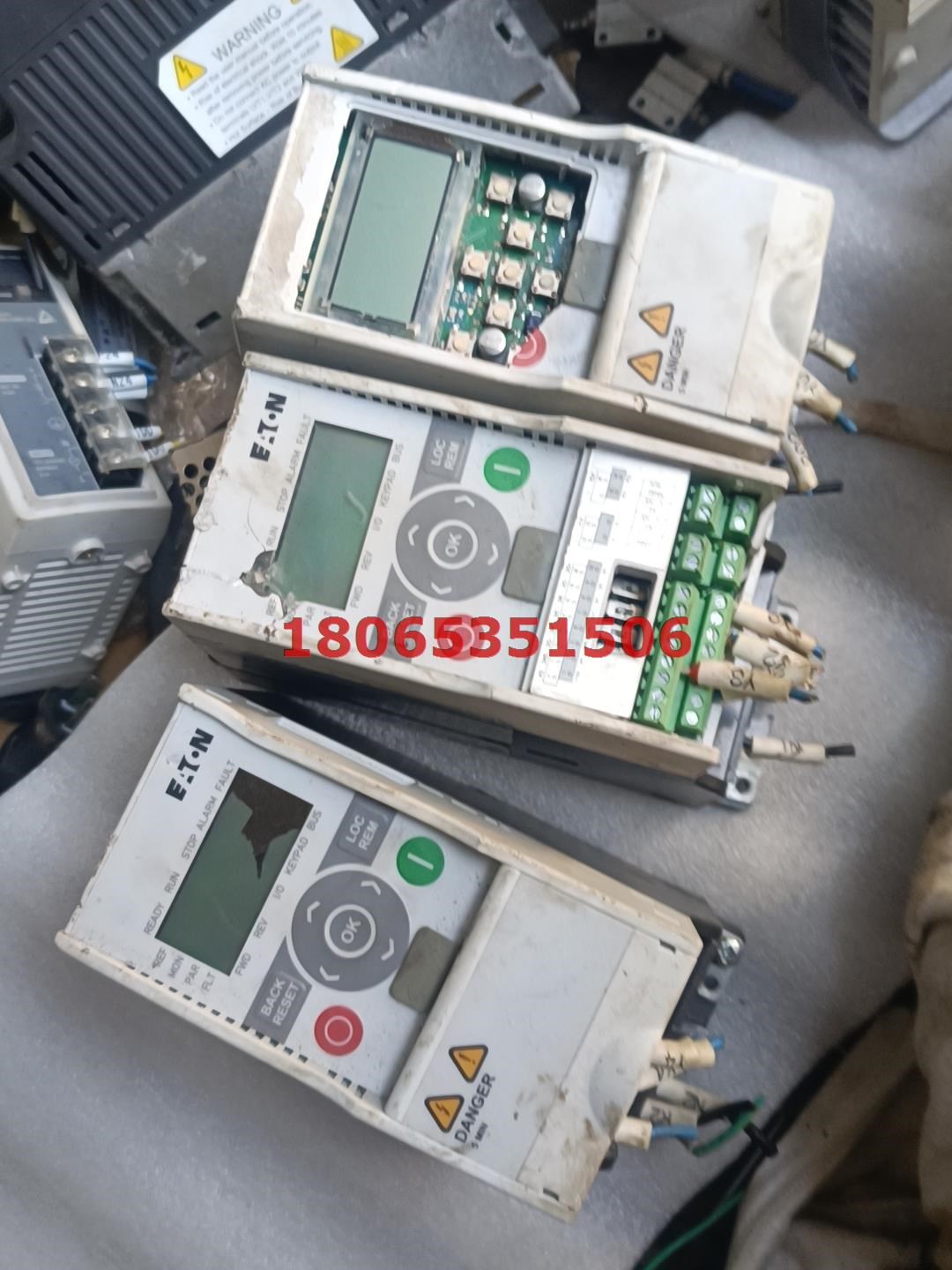 伊顿变频器MMX12AA2D4F0-0 220V 0.37k