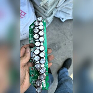 220UF200V电容黑金刚0只20元日本产地 议价