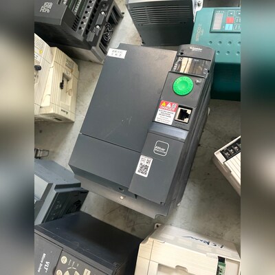 施耐德变频器ATV320U55N4B 5.5KW成色亮 议价