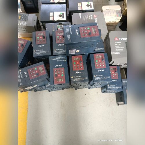 易驱变频器EDS800-2S0007N功率0.75kw2 议价