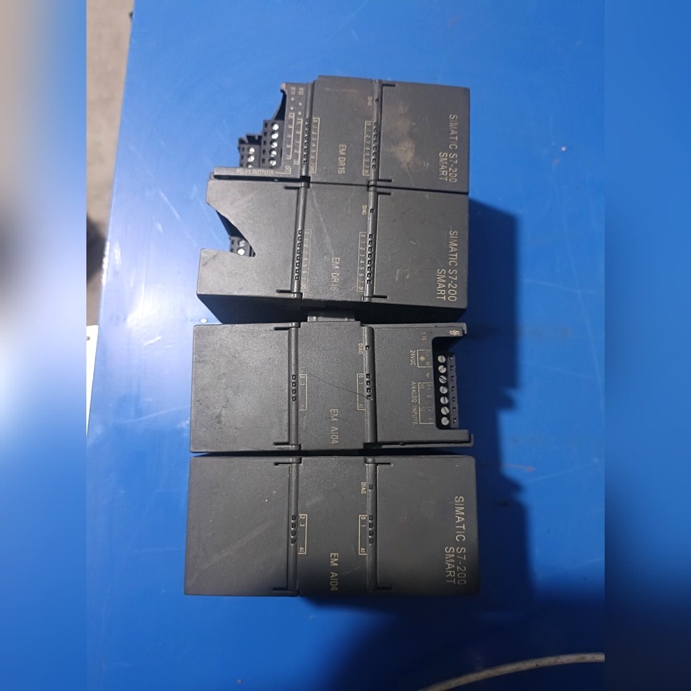 6es7 288-2dr16-0aa0  两个em ai04 议价