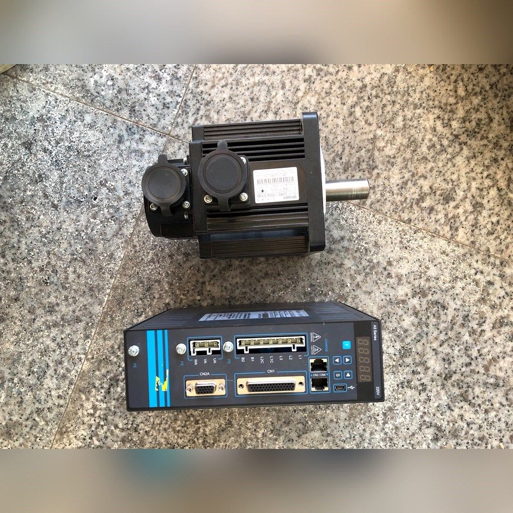 永宏伺服驱动器1.0Kw套装 伺服驱动USDA5-0706R 议价