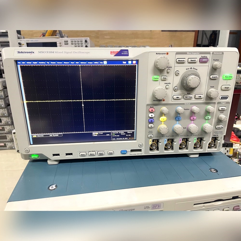 租dpo5104. 1g高速信号示波器10g采样率带前盖 议价