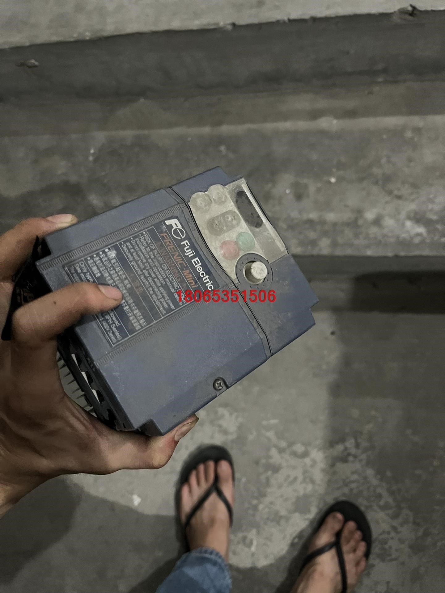 富士变频器C2S 0.75kw 380v