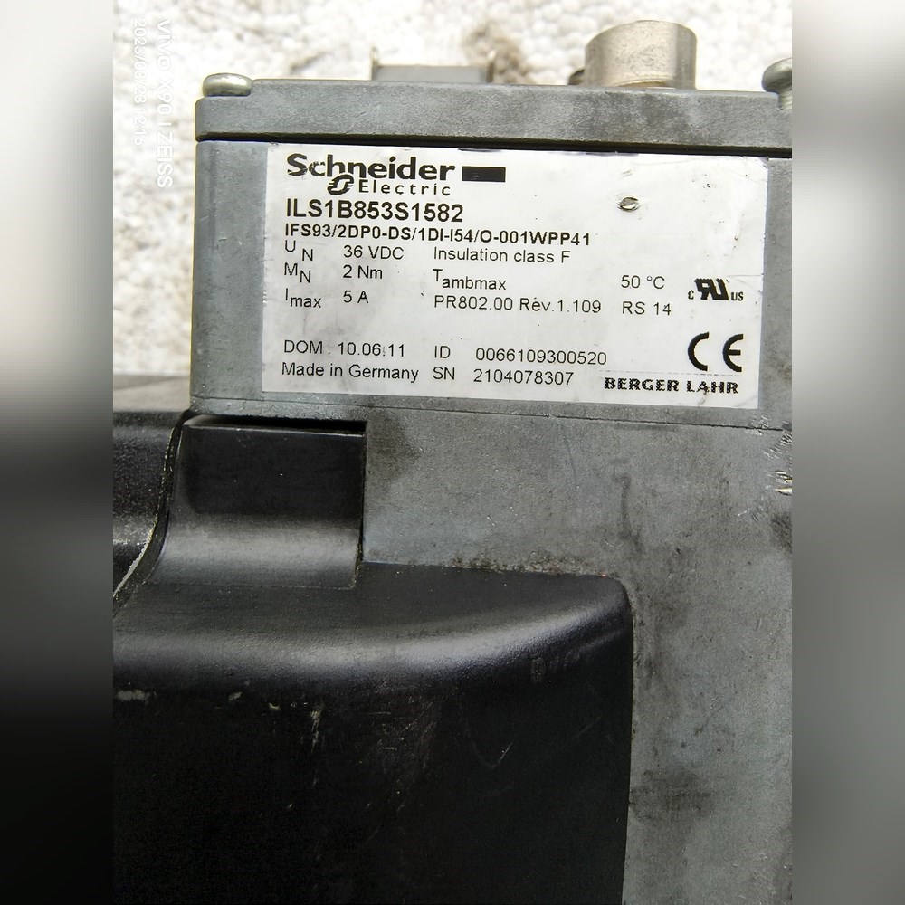 (议价)施耐德1 LS1B853S1582伺服电机现货实物拍 议价