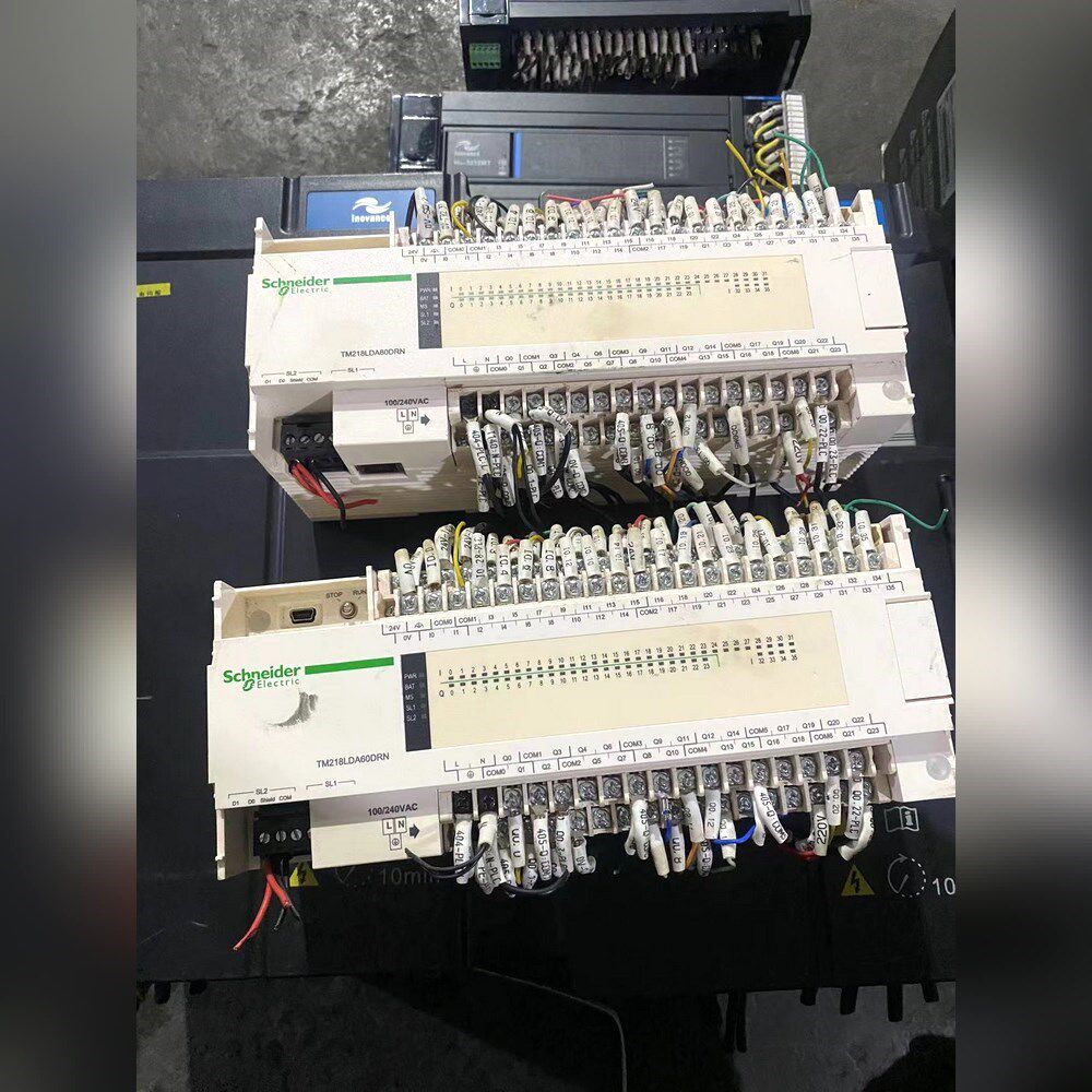 TM218LDA60DRN 施耐德pLC 外观成色一般 功能 议价