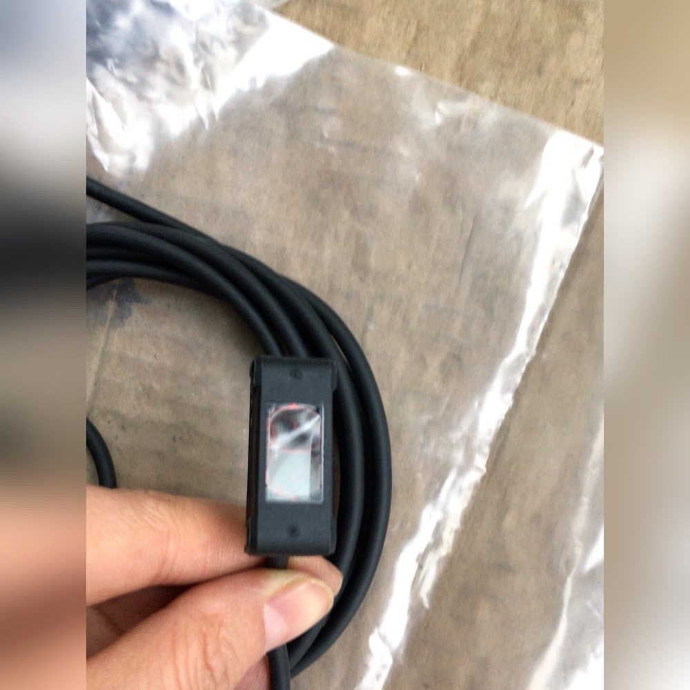 原装基恩士光电开关传感器PZ-G51T 1个无包 议价