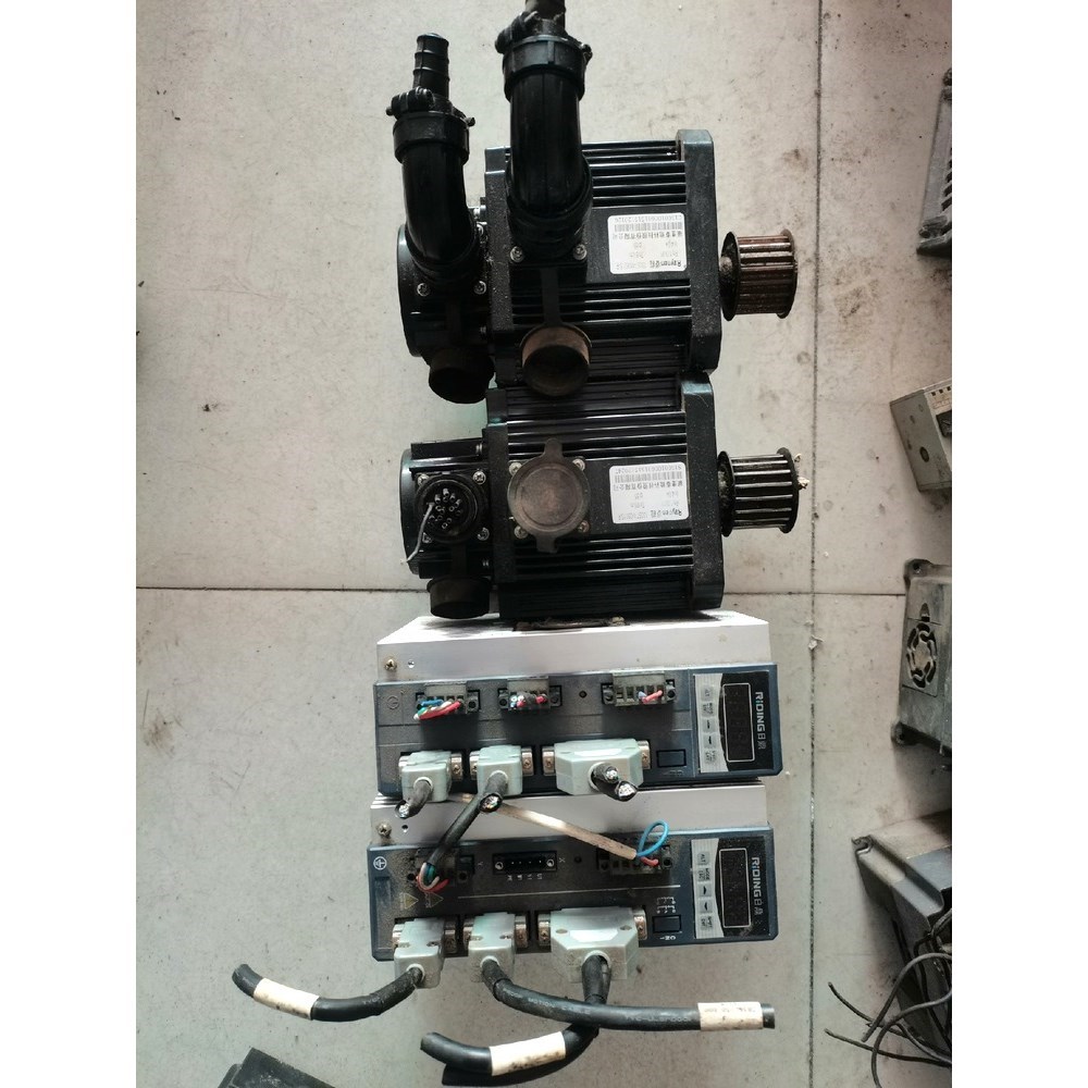 日鼎伺服驱动器DHD3205-VT0SS35睿能电机13 议价