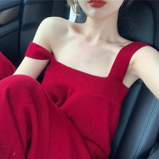 显白酒红色吊带针织连体裤女2026秋百搭背带裤显腿长的直筒阔腿裤