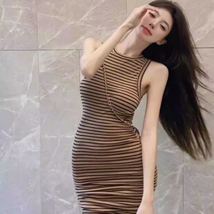 【现货】惊艳修身裙子高级感赫本风条纹包臀圆领无袖连衣裙女夏季