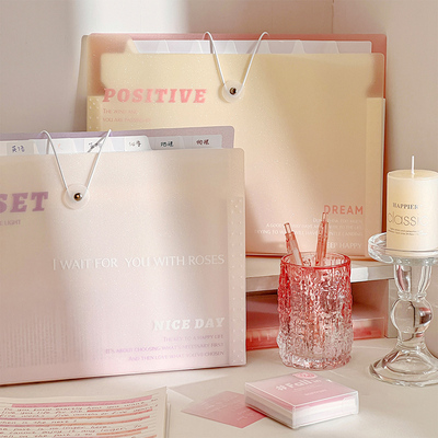 文谷8入渐变色文件夹风琴包