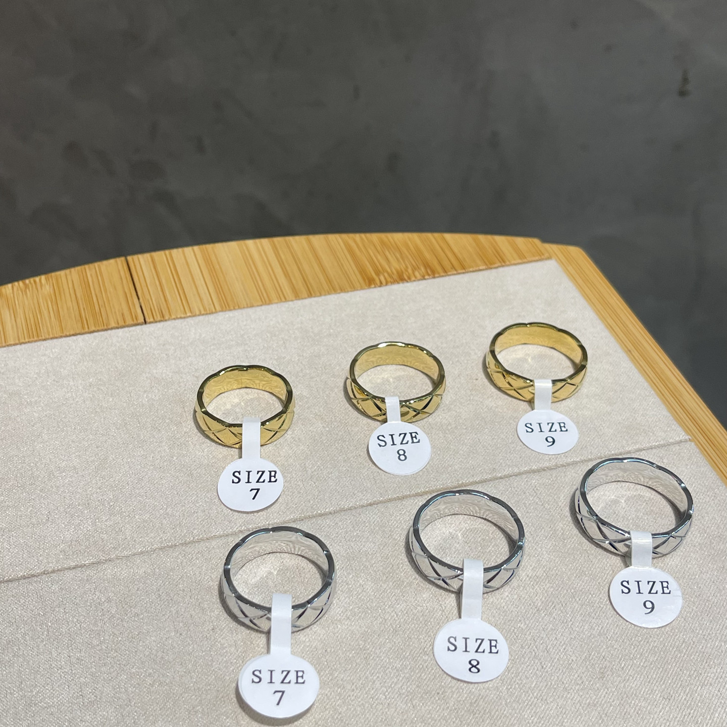 小众经典菱格宽边格纹保色钛钢戒指闭口指环~宽度约6.2mm