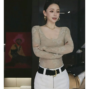 2026秋冬新款气质女子蕾丝长袖打底衫女显瘦设计感百搭内搭上衣
