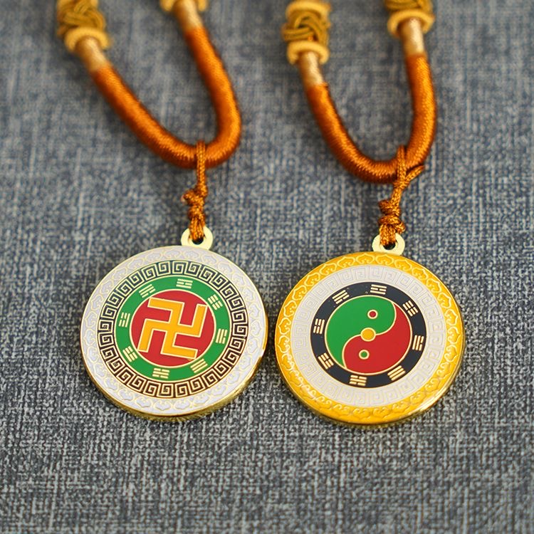 2.5公分双面烤漆滴胶万字符三元太极后天八卦吊坠项链黄万中红