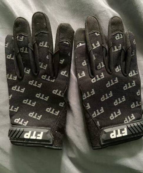 [SPOT] FTP ANTI-CUTTING TACTICAL RIDING SPORTS OUTDOOR GLOVES FUCKTHE POPULATION MEICHAO