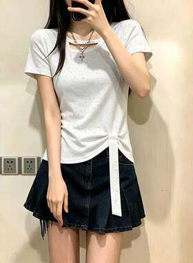 2026夏日潮流短袖T恤女生亮片褶皱ins百搭修身通勤闺蜜原宿风上衣