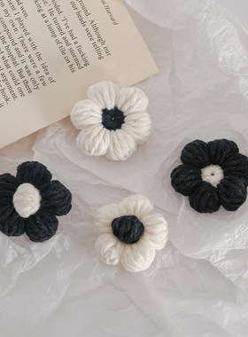 2021秋冬新款小香风毛线胸针 黑色白色花朵胸花配饰简约气质别针