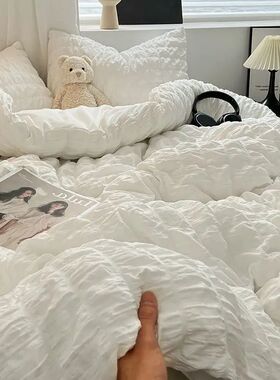 Luxury White Ruffled Seersucker Duvet ver Soft Solid Color B