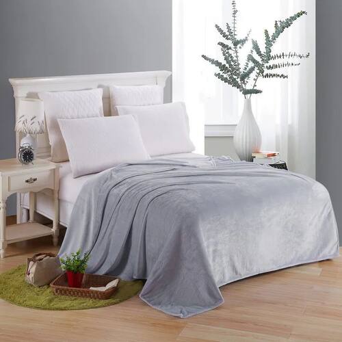 Soft Blanket On The Bed Polyester Coral Fleece Plaid Gray Co