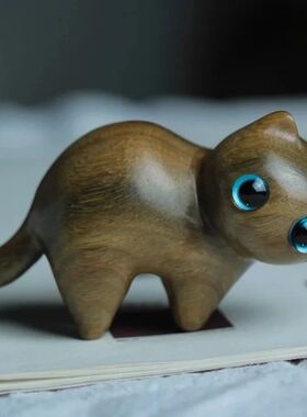 NEW miniature items Green Sandalwood Carving Slanted Head Ca