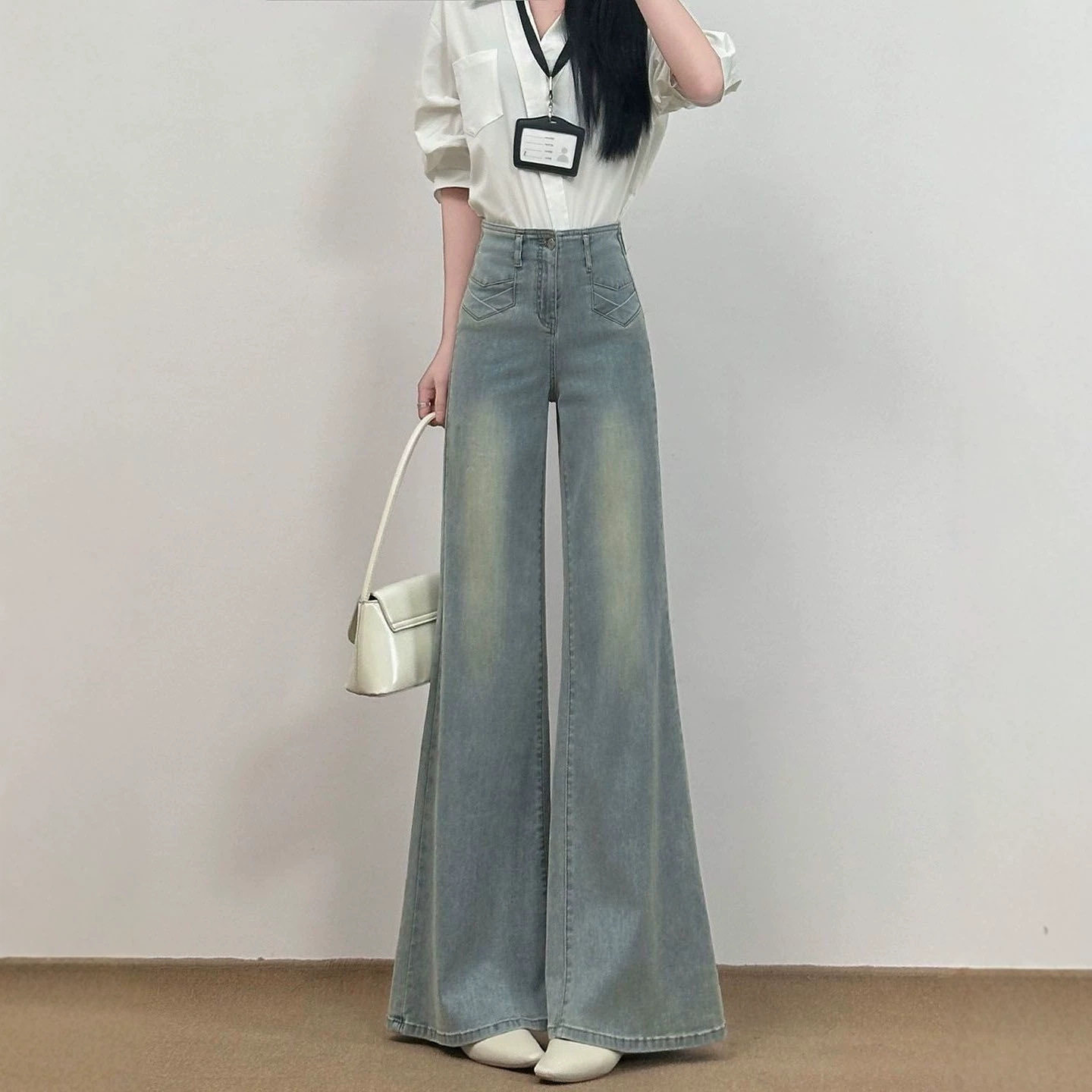 浅蓝色微喇牛仔裤女夏季2
