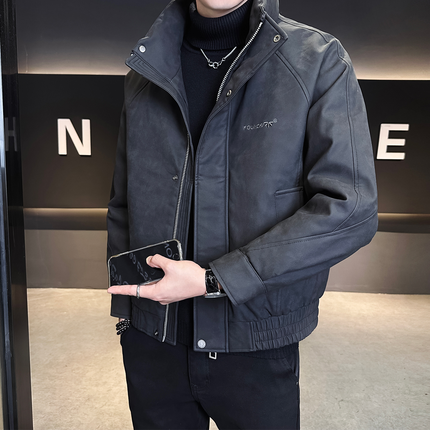 高级感皮羽绒服男冬季加厚2025新款潮牌刺绣设计男装短款立领外套