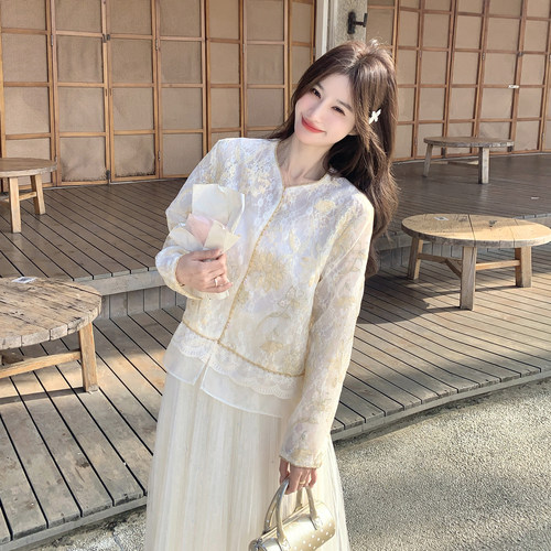 黄色国风刺绣轻薄短款防晒外套女