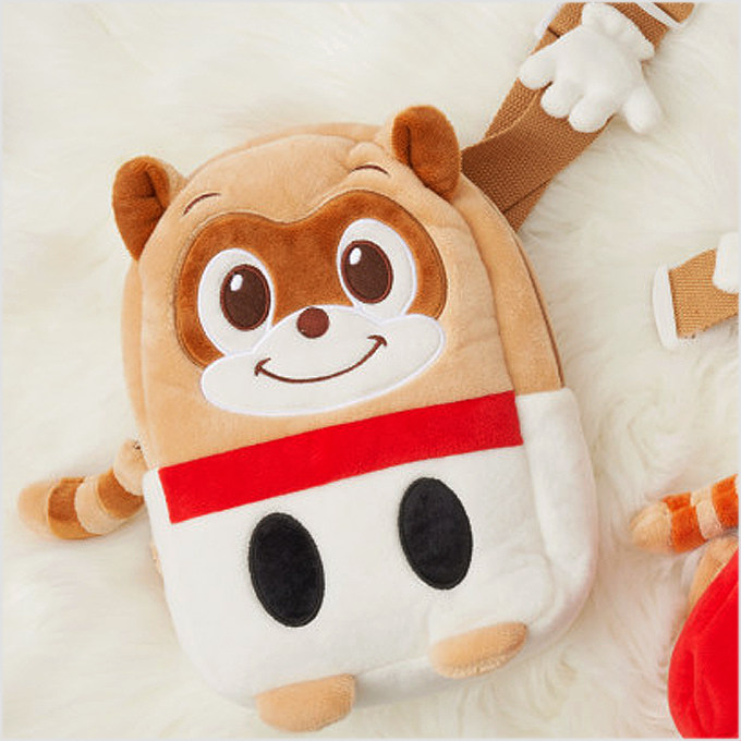 韩国代购乐天世界吉祥物小浣熊斜挎包毛绒玩偶收纳包儿童女生礼物