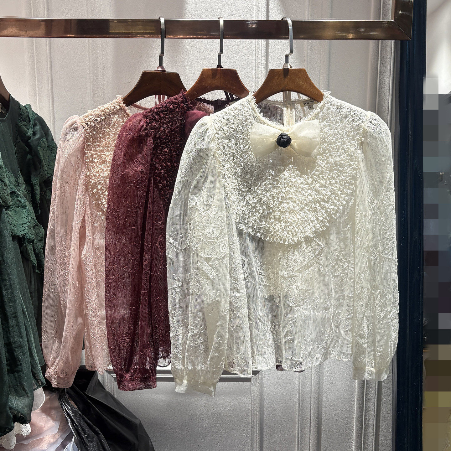 南油2026早春新品女装气质纯色圆领网纱泡泡袖上衣名媛洋气小衫仙,女装/女士精品,衬衫,淘宝优惠券,粉丝福利购,淘宝优惠卷