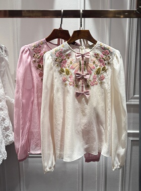 南油2026春季新品女绣花刺绣蝴蝶结套头花朵装饰泡泡袖设计感上衣