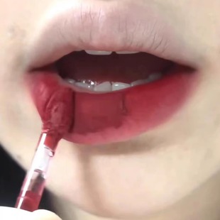 港风深唇显白~akf唇泥m08暗红棕牛血色姨妈色血浆红正红口红唇釉