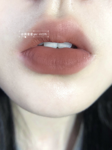温柔秋日妆！微醺杏仁肉桂奶咖酵色琥珀唇釉v05灰棕调裸色系口红