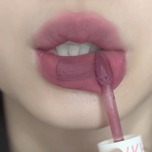 橄榄皮新色 akf唇泥m28烟熏芋泥低饱和干枯玫瑰灰粉紫调口红