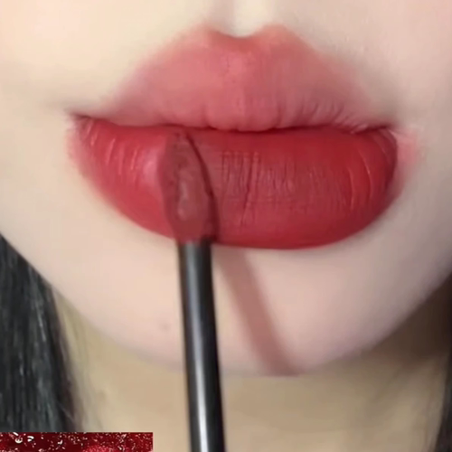 黄皮都给我去涂！浓郁复古显白车厘子红 木柯诗唇泥v04血浆红口红