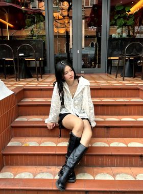 越在线越南小众品牌Cuddle新款纯色翻领半透明绣花长袖衬衫