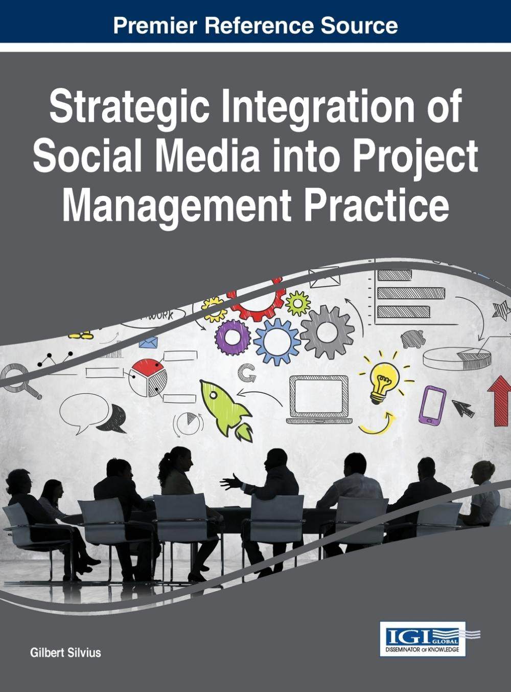 【预售 按需印刷】strategic integration of social media into
