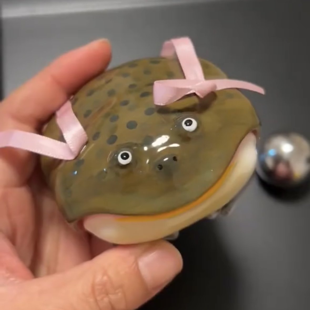 丑蛙手工制作适用苹果耳机壳airpods 全系列耳机小众高级保护套,玩具/童车/益智/积木/模型,创意/整蛊玩具,淘宝优惠券,粉丝福利购,淘宝优惠卷