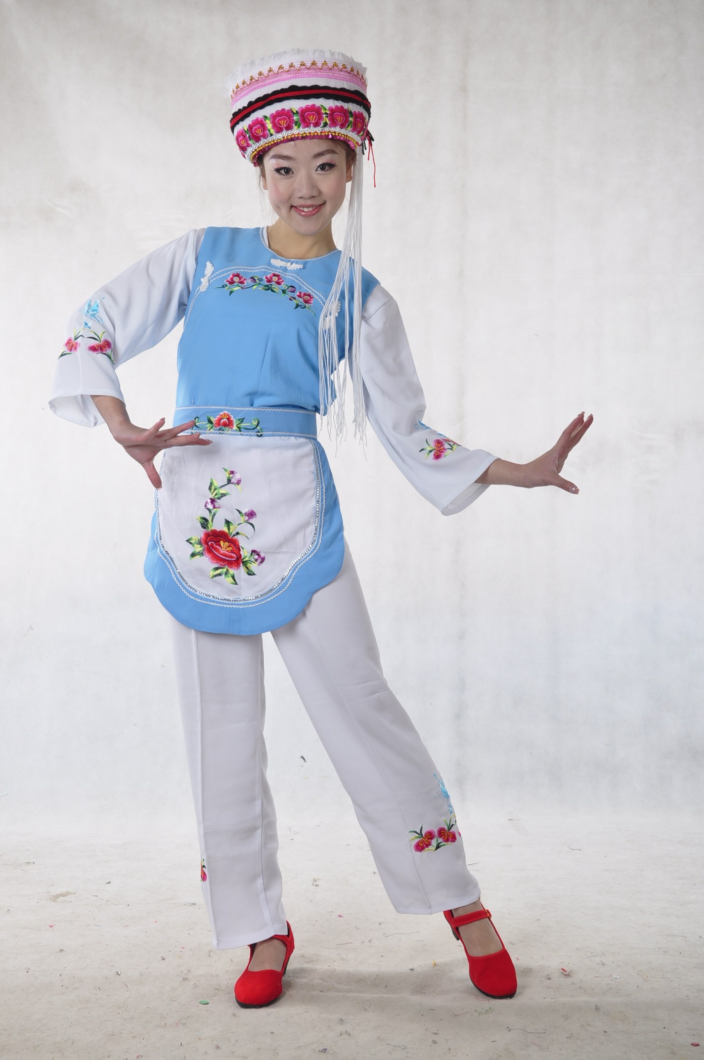云南舞蹈表演服装/少数民族大理白族服装/成人葫芦丝演出女装兰色