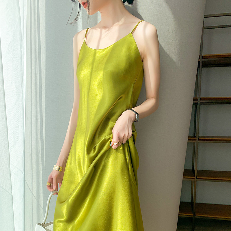 醋酸缎面连衣裙女夏2020新款外穿轻熟风长裙性感气质显瘦吊带裙子