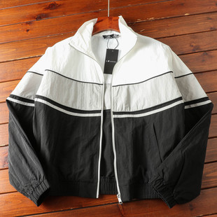 褶皱尼龙面料2026春季男女情侣宽松短款复古运动休闲夹克外套上衣