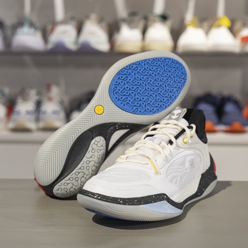 李宁运动鞋2025春季韦德冷血2 V2 男子减震回弹篮球场地鞋ABPV001