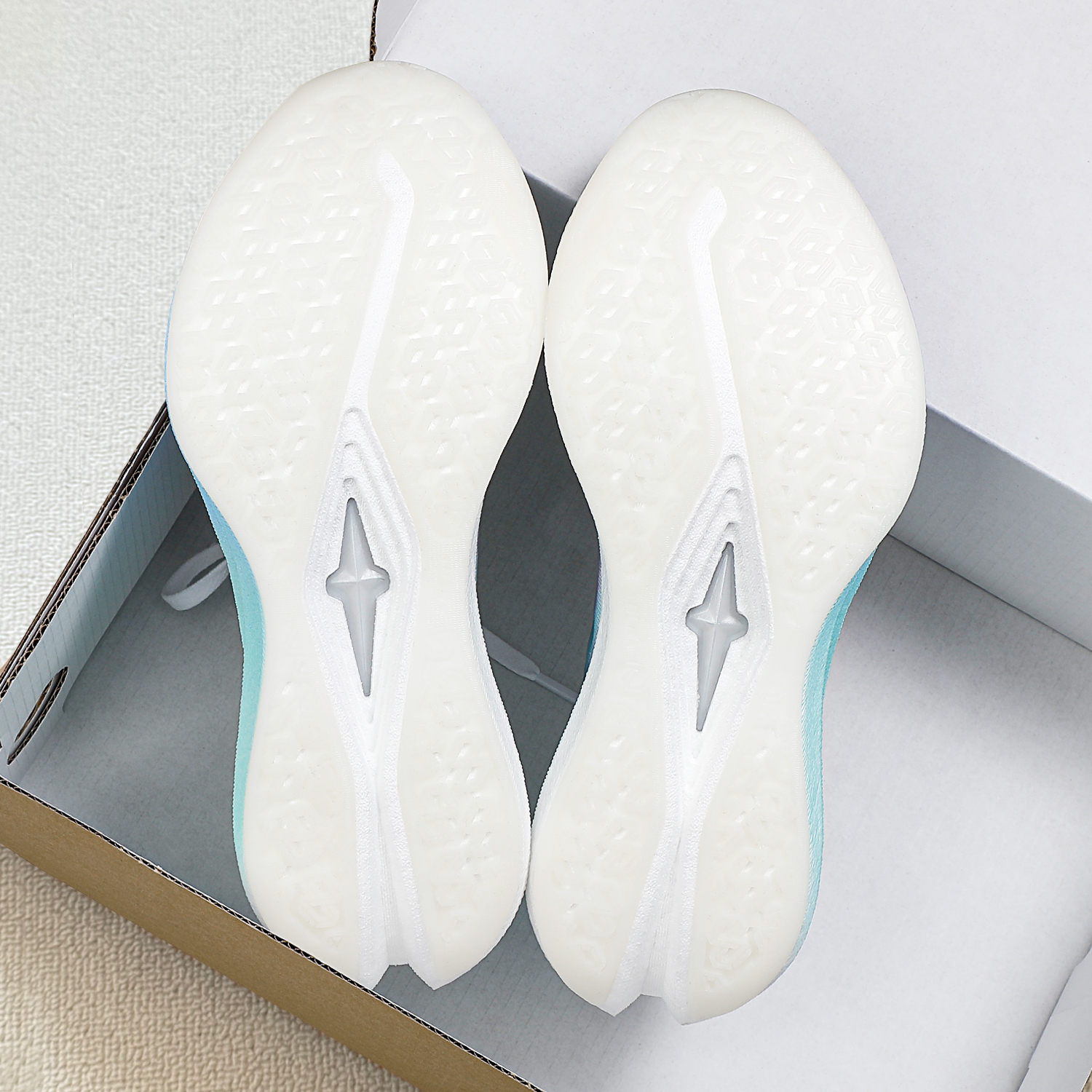 李宁赤兔8PRO轻量高回弹竞速训练跑鞋女鞋2025秋冬新款学生运动鞋