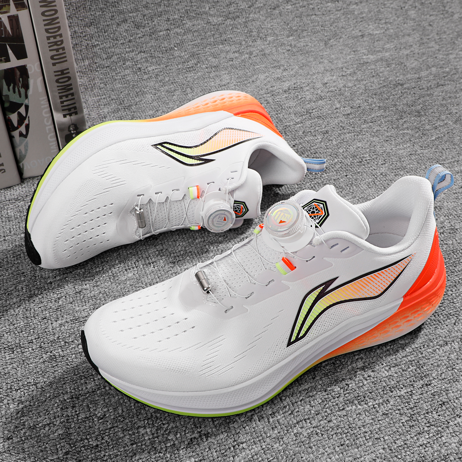 李宁旋钮运动鞋男2024冬季新款赤兔7轻便耐磨减震男士旋钮运动鞋