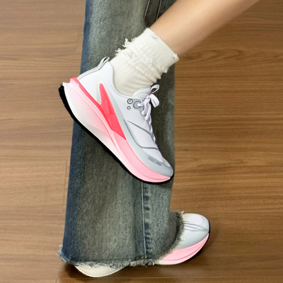 李宁赤兔8PRO轻量高回弹竞速训练跑鞋女鞋2025秋冬新款加厚运动鞋