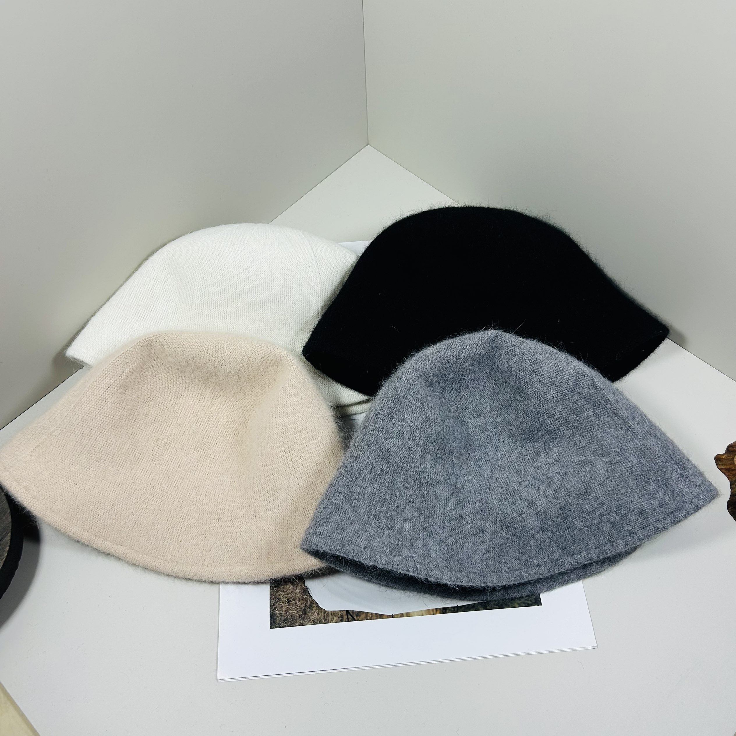 秋冬帽子女复古羊毛水桶帽直筒渔夫帽纯色盆帽网红款针织可折叠潮