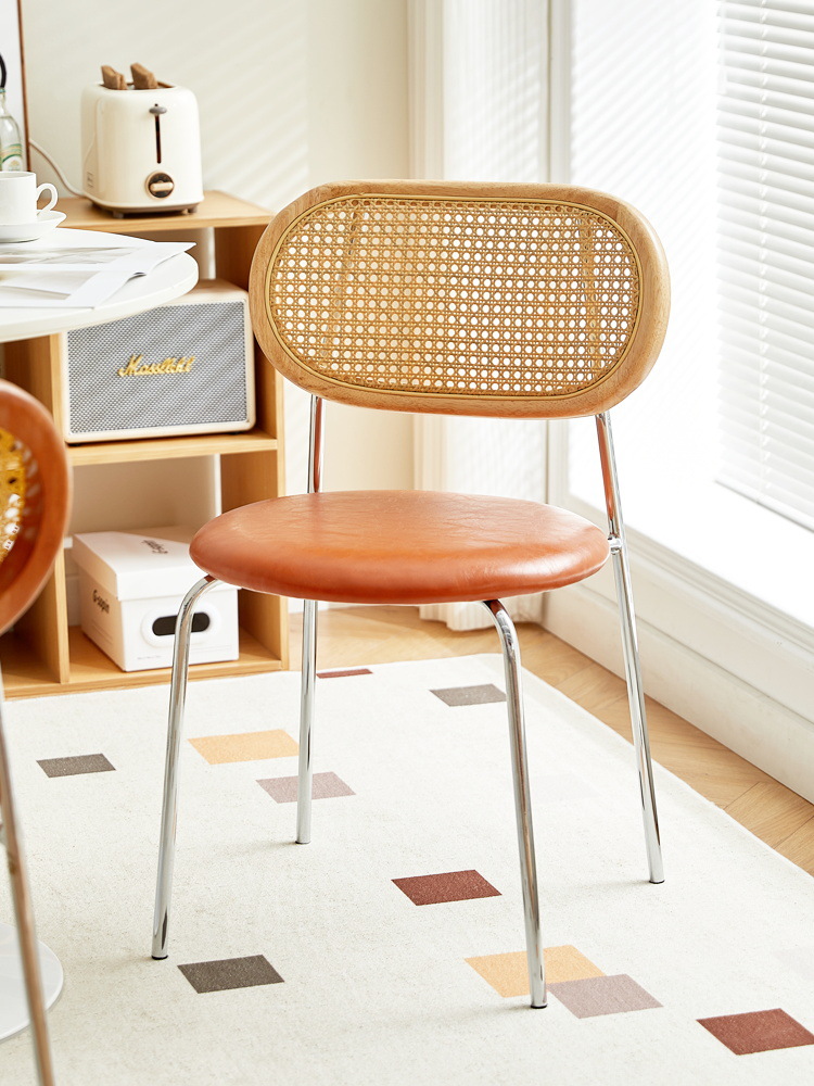 中实木靠背椅网红is餐厅椅子复古餐椅北欧民宿家用藤编餐凳