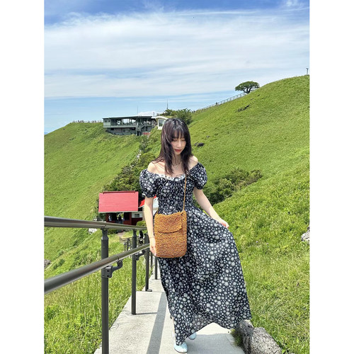 Tetu打揽松弛感雏菊连衣裙
