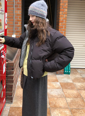 Tetu STUDIO 2025SS 黑色撞色格纹合身短款95白鸭绒羽绒服